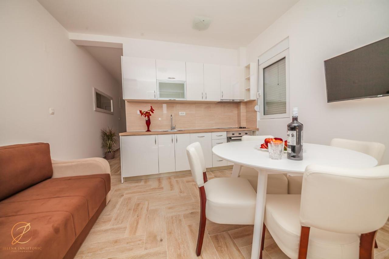Apartments Ruzmarin Херцег-Новий Екстер'єр фото