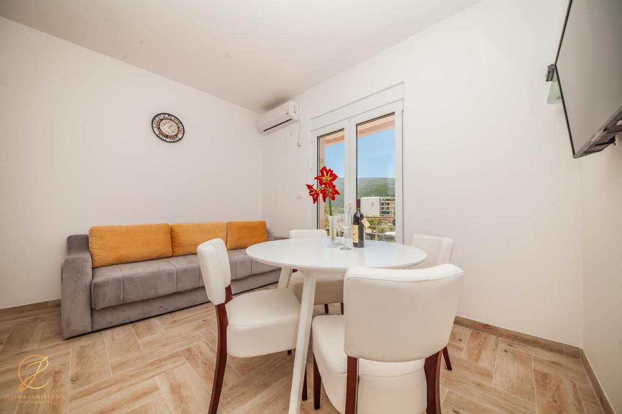 Apartments Ruzmarin Херцег-Новий Екстер'єр фото
