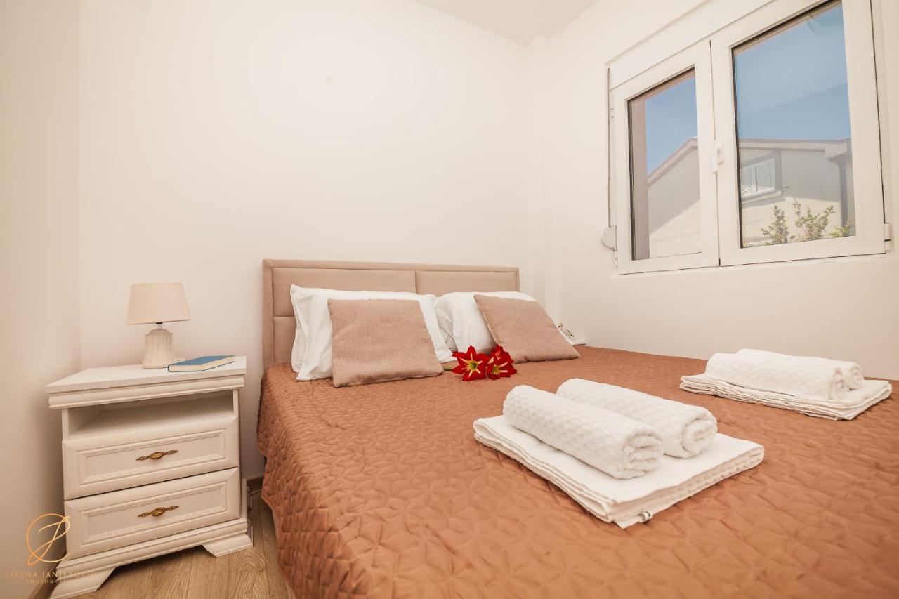 Apartments Ruzmarin Херцег-Новий Екстер'єр фото